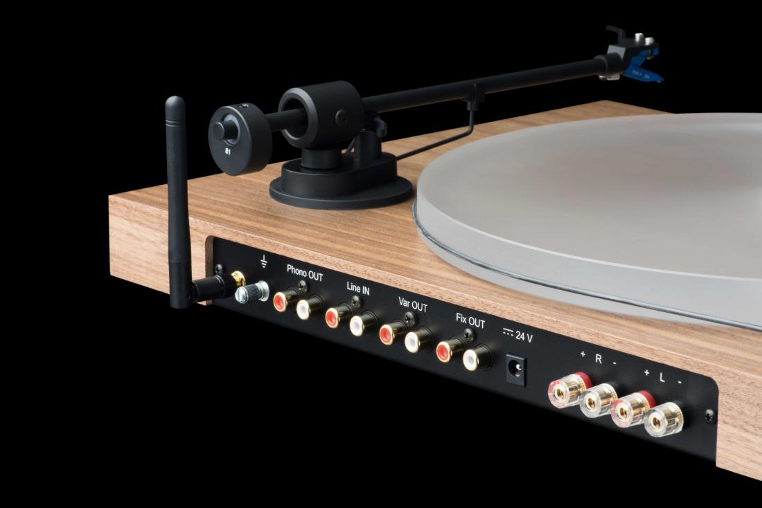 Pro-Ject Juke Box S2 levysoitin-vahvistin -yhdistelmä.