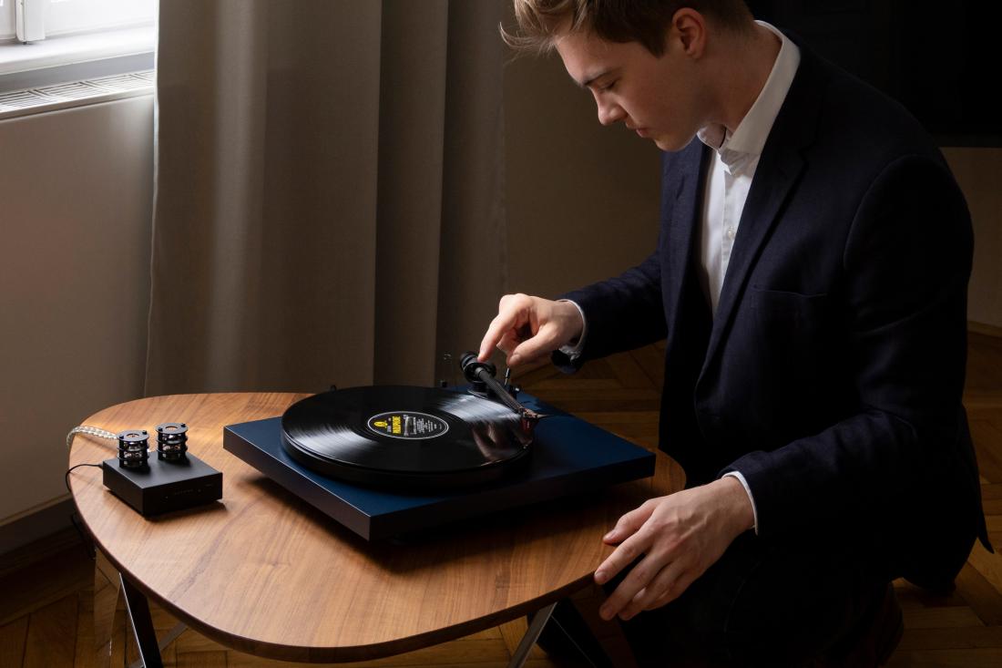 Pro-Ject Debut Carbon EVO.