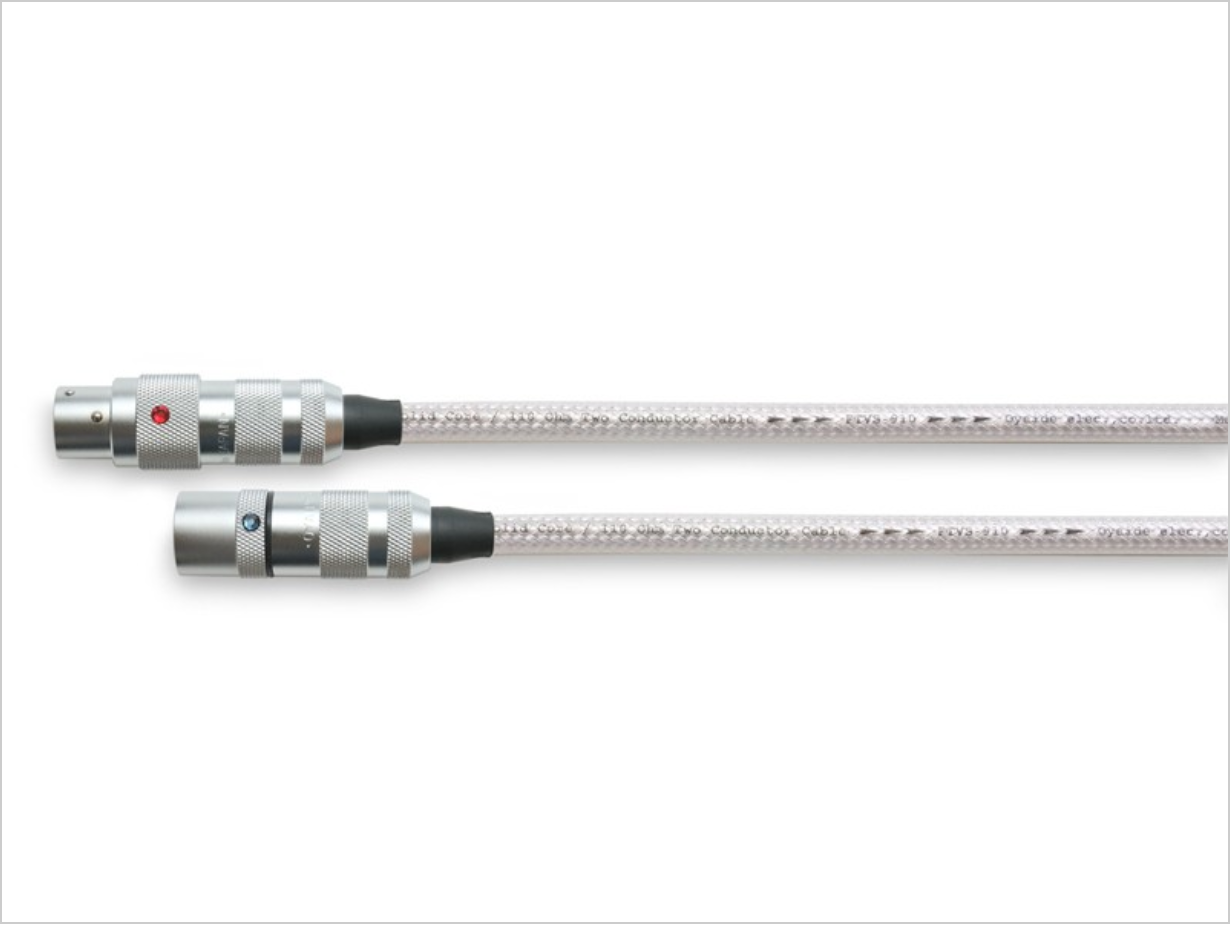 AR-910 (XLR-digitaalinen ja analoginen kaapeli).