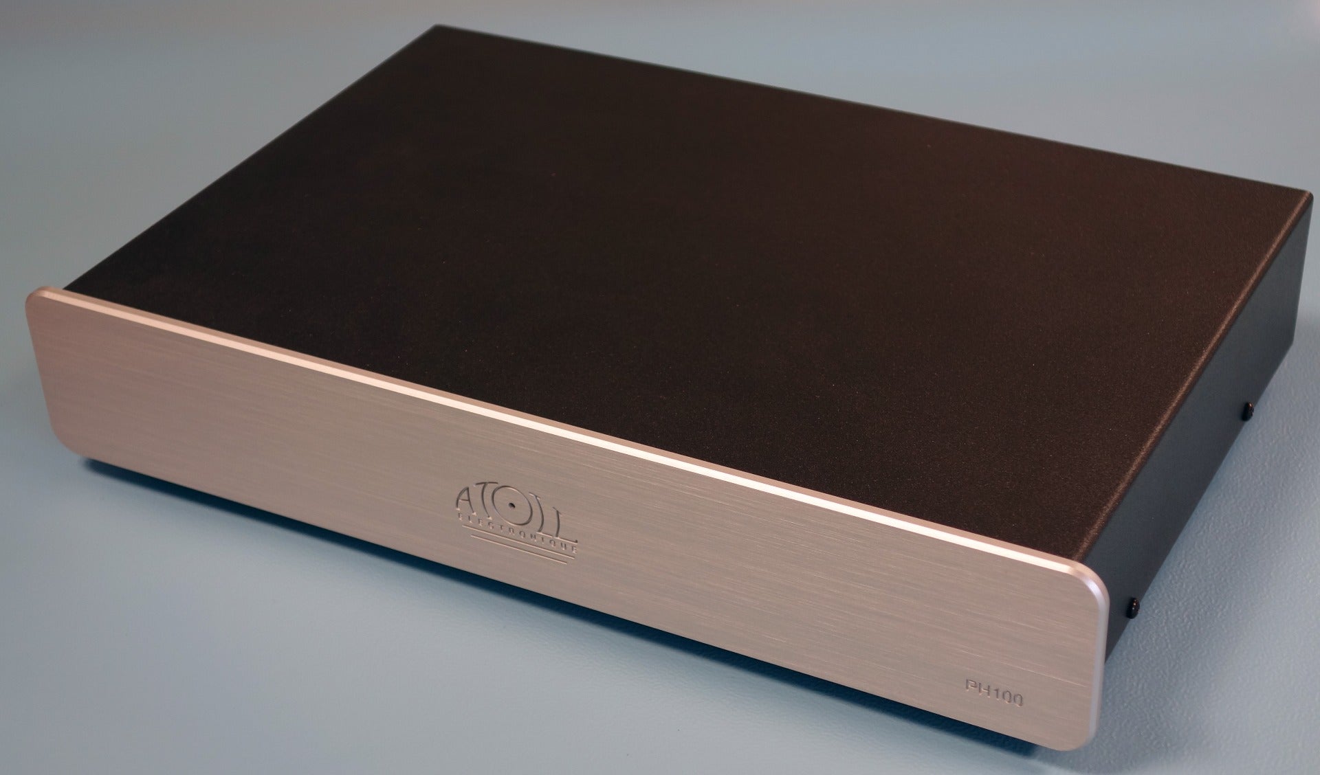 Atoll PH100 takaa.